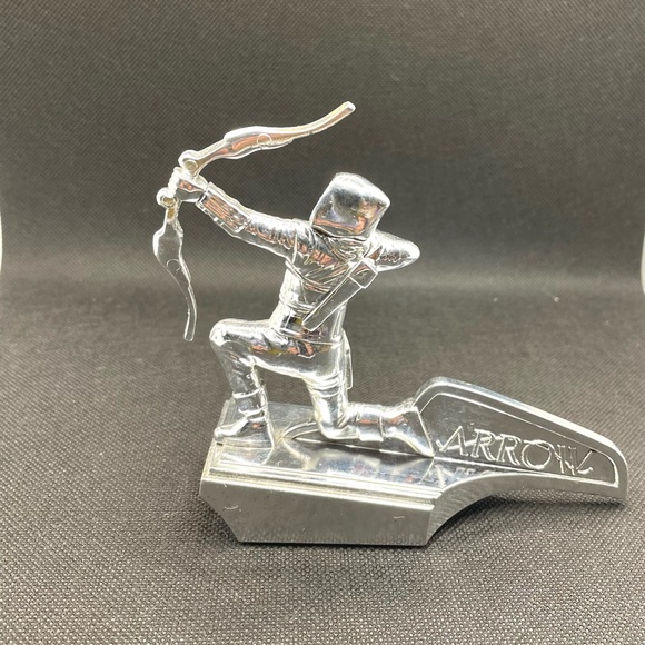 Set of 2 DC Comics “Arrow” Collector Items - Picture 3 of 9